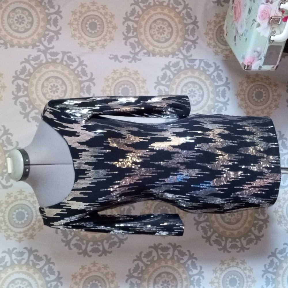 Boutique brand Estam sequence open back top small